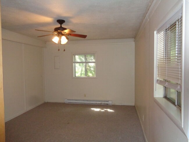 Building Photo - 199 Hidden Valley Cir