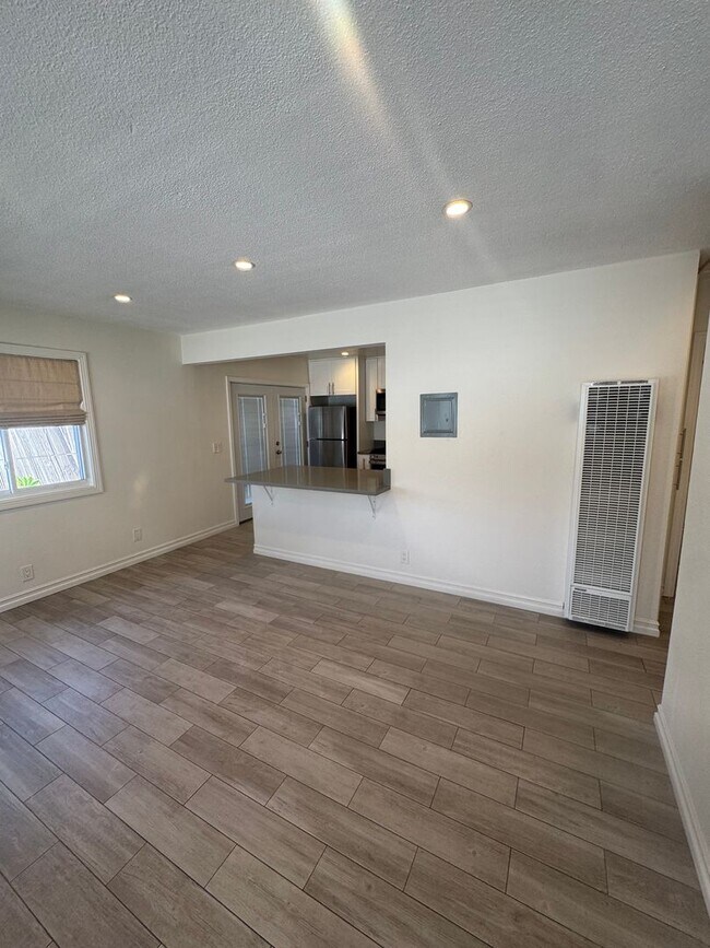 Building Photo - 2233 Orange Ave
