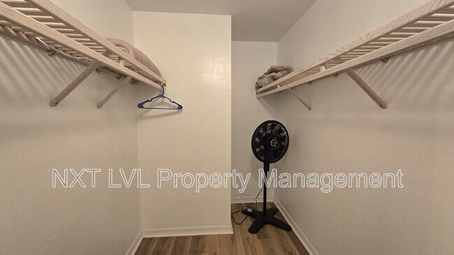 Building Photo - 3105 Van Buren Pkwy