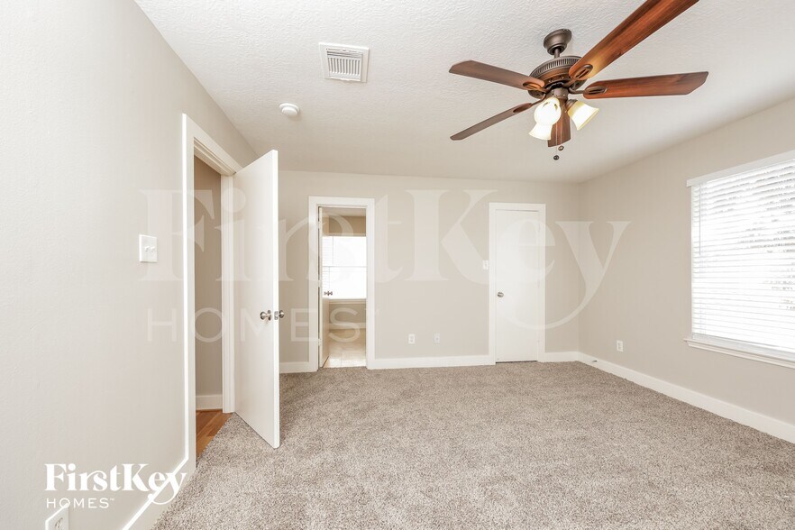 Building Photo - 18819 Atasca Oaks Dr