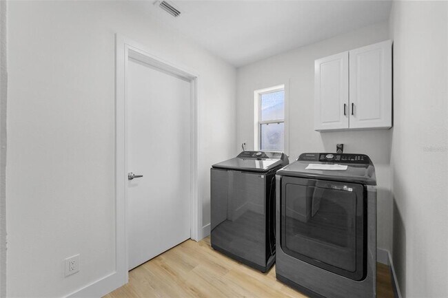 Building Photo - 5700 Bayou Grande Blvd NE