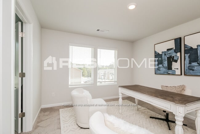 Building Photo - 432 Oakwood Dr NW