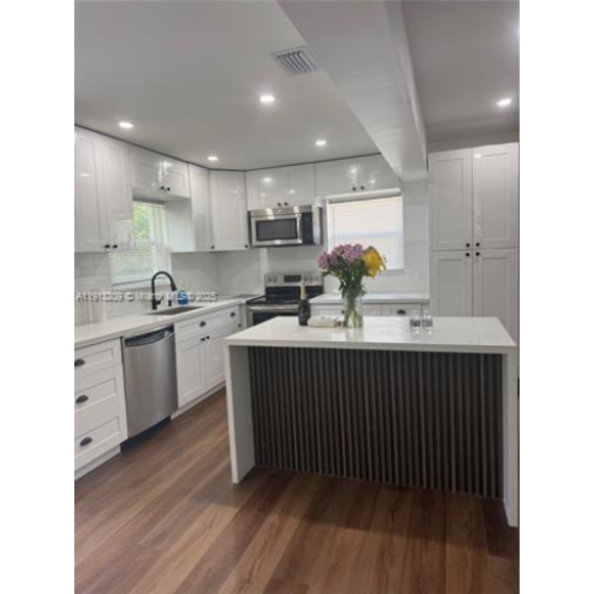 Building Photo - 5636 NW 4th Ave