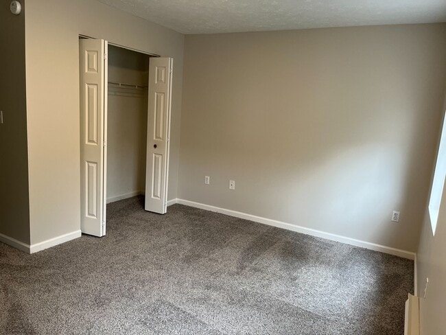 Building Photo - Newly Remodeled unit in Duplex
