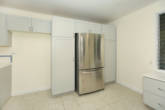 Building Photo - Ready to move into single level family hom...