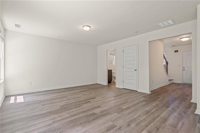Building Photo - 631 Carlton Pointe Dr