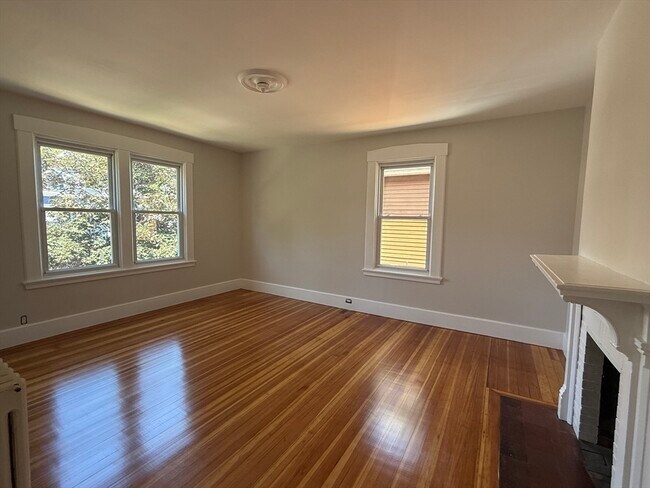 Building Photo - 36 Mayfield St