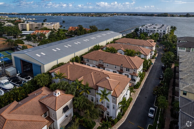 Aerial Photo - 2700 N Federal Hwy