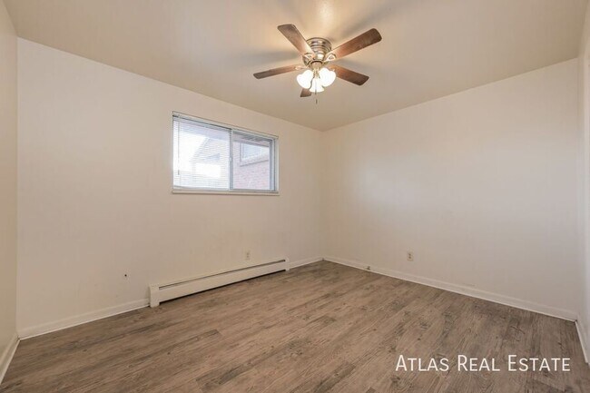 Building Photo - 681 Fraser St