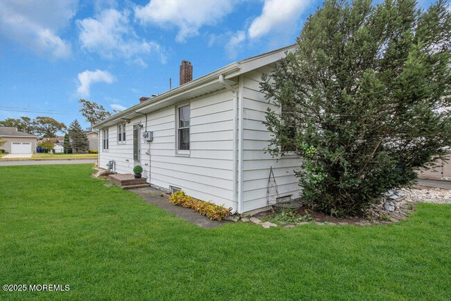 Building Photo - 228 Fischer Blvd