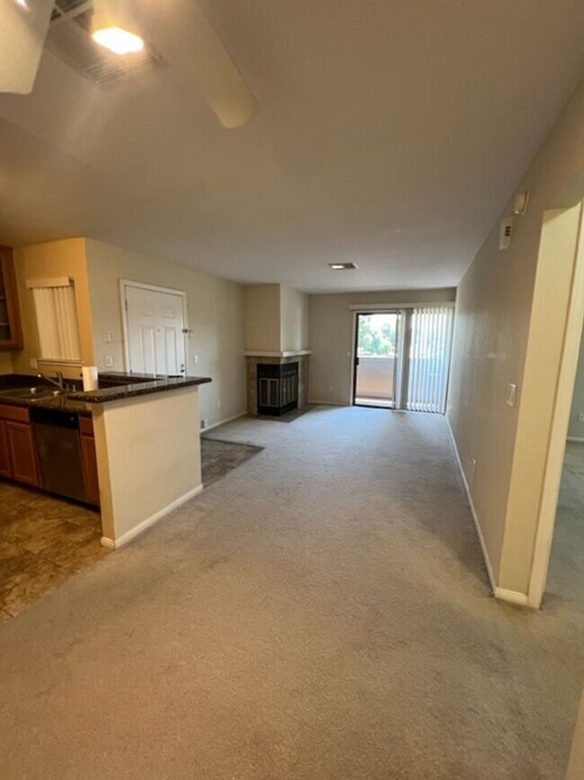 Building Photo - Nice 1 Bedroom and 1 Bathroom Condo $1,450.00