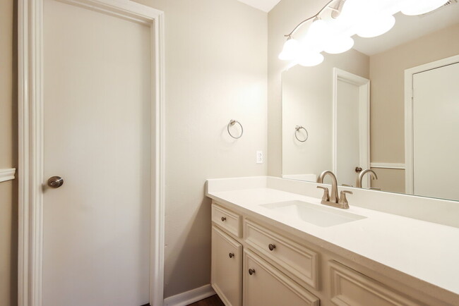Building Photo - 11631 Alcott Dr
