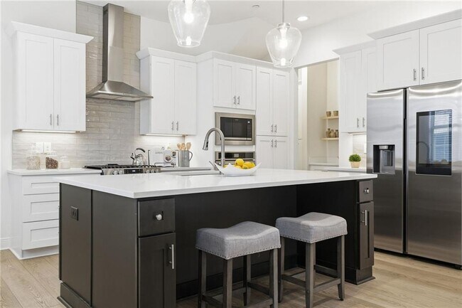 Building Photo - 110 Via Roma