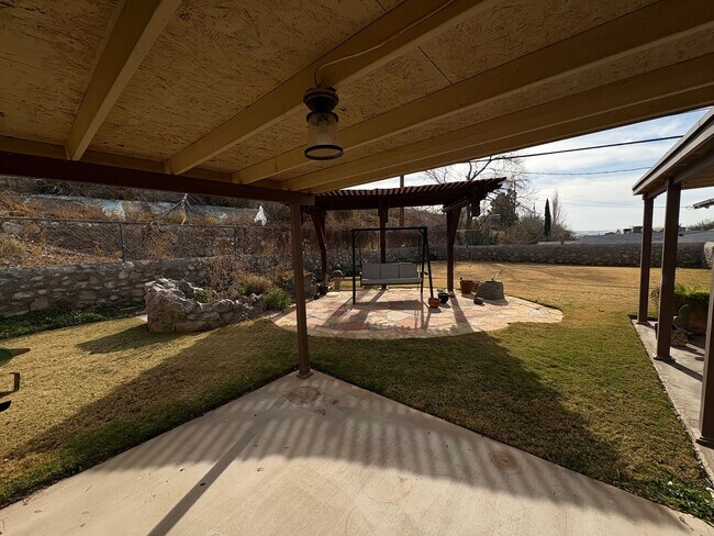 Building Photo - Home for rent on the Westside