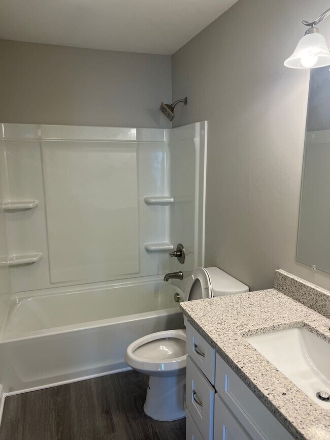 Building Photo - 505 E Mills Dr