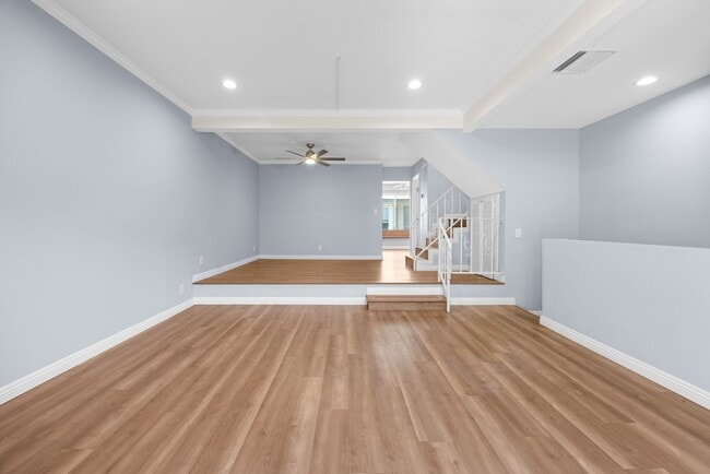 Building Photo - Bright, spacious Van Nuys 3-level townhome