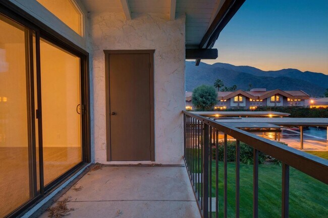 Building Photo - 1050 Ramon Rd