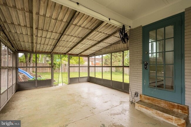 Building Photo - 3817 Ren Rd