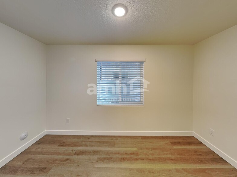 Building Photo - 4692 W Ore Strm Rd