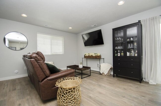 Building Photo - 3893 S 3100 W