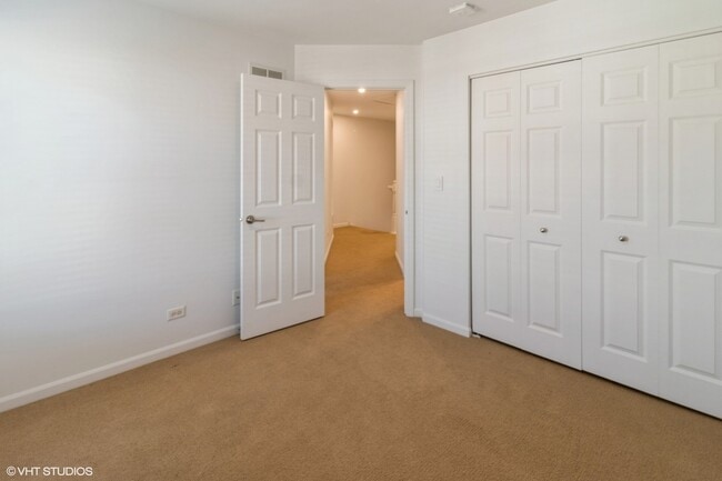 Building Photo - 2224 S Crambourne Way