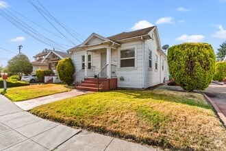 Building Photo - Charming San Leandro Cottage with Modern U...