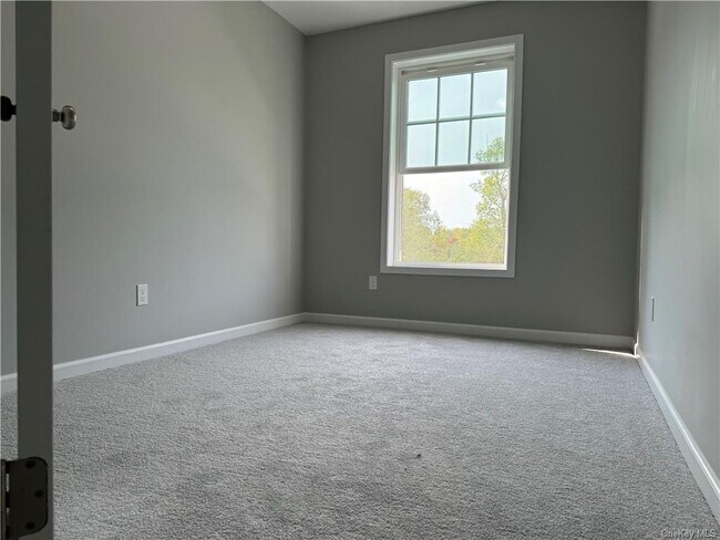 Building Photo - 16 Pinto Rd