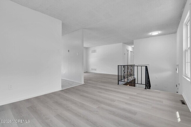 Building Photo - 173 Stowe St