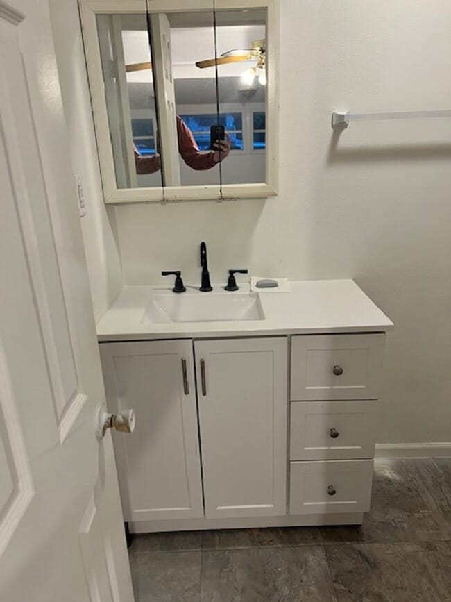 Building Photo - One bedroom cottage