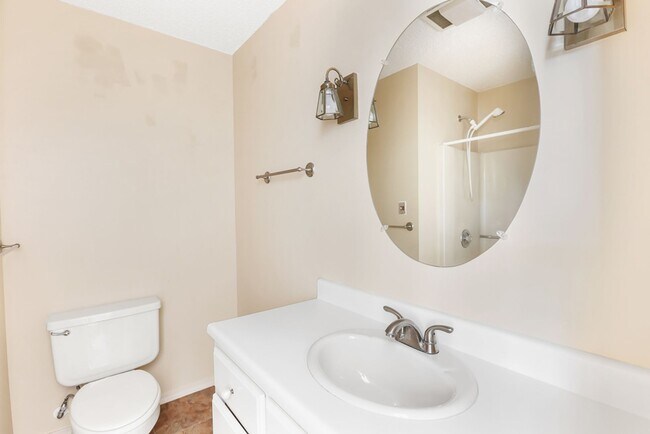 Building Photo - Hill Country Retreat