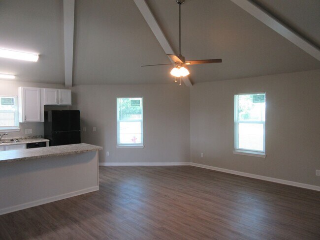 Building Photo - 1300 Grace Ave