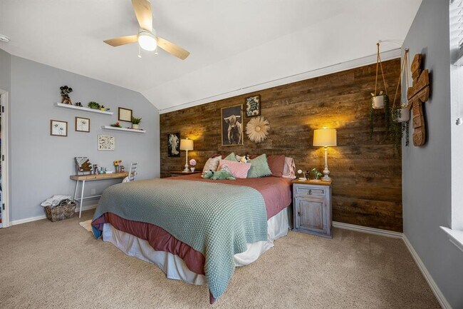 Building Photo - 128 Las Colinas Dr