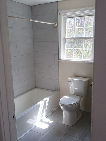 Building Photo - 106 Charles St