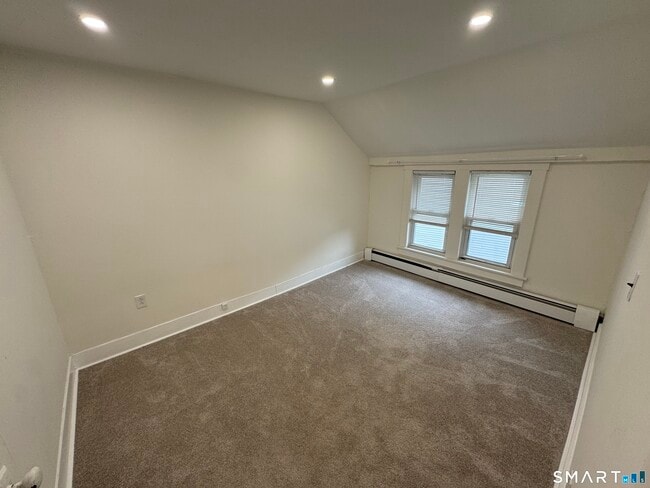 Building Photo - 1787 Stratfield Rd