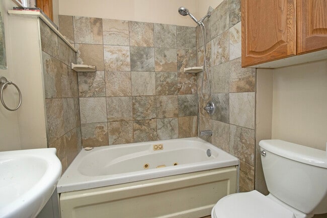 Building Photo - 415 Riverside Ave N