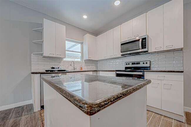 Building Photo - 7422 Avenue I