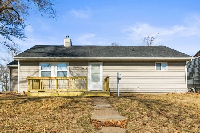 Building Photo - 3920 Vinton St