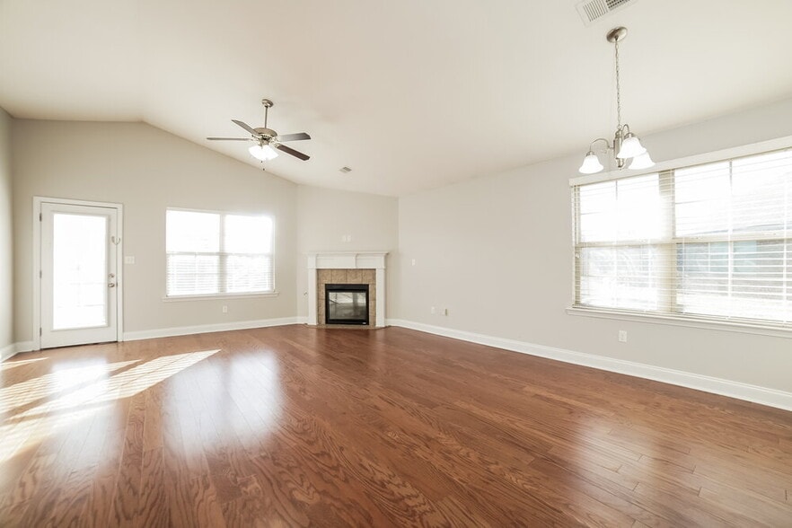 Building Photo - 8714 Hanson Cv