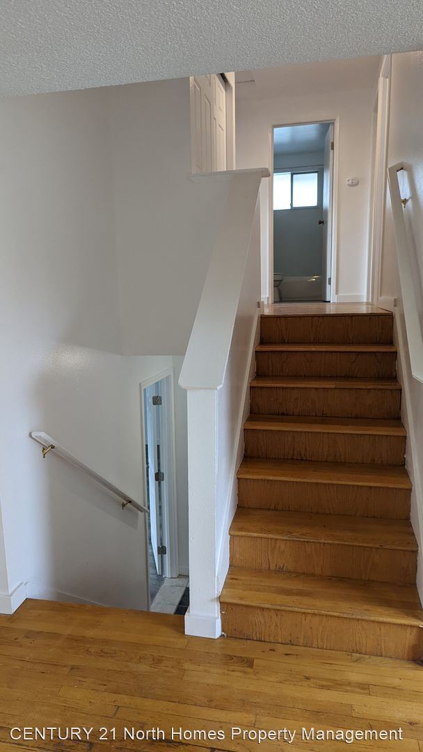 Building Photo - 3 br, 2.5 bath House - 1511 Newport Ct SE