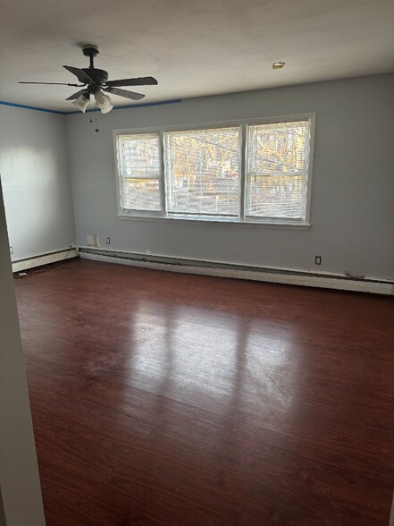 Building Photo - 25 Oxford St