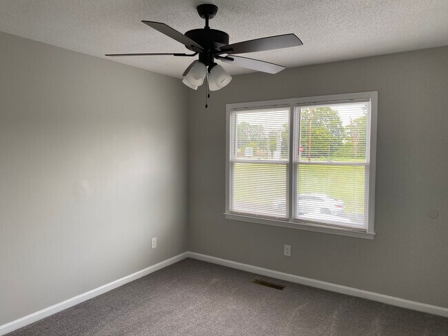 Building Photo - Cayce