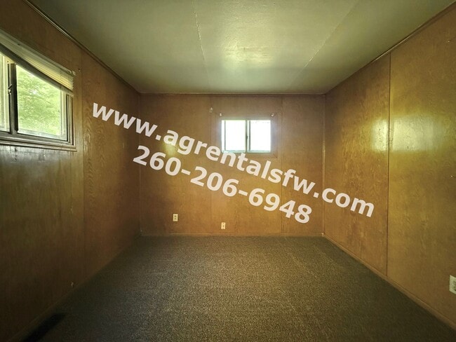 Building Photo - 2 Bedroom House