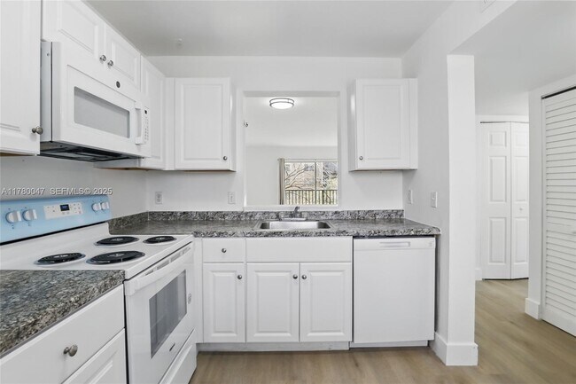 Building Photo - 8540 N Sherman Cir