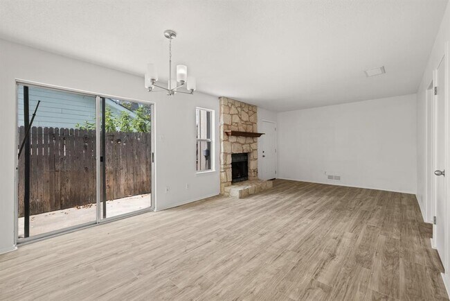 Building Photo - 2401 Singletree Ave