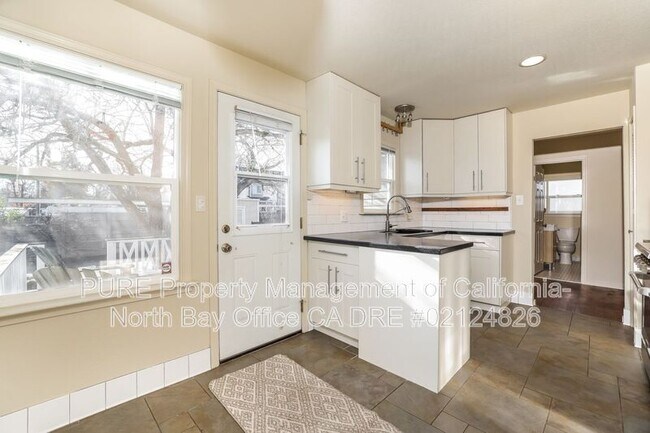 Building Photo - 6683 Sebastopol Ave