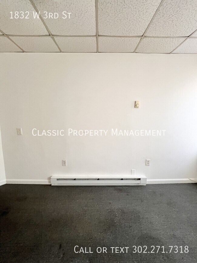 Building Photo - 1832 W 3rd St