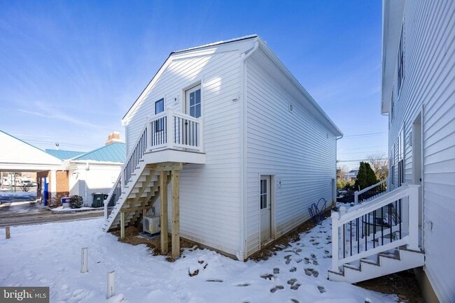 Building Photo - 453 E Franklin St