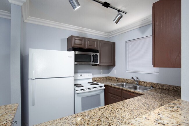 Building Photo - 4050 Pacific Harbors Dr