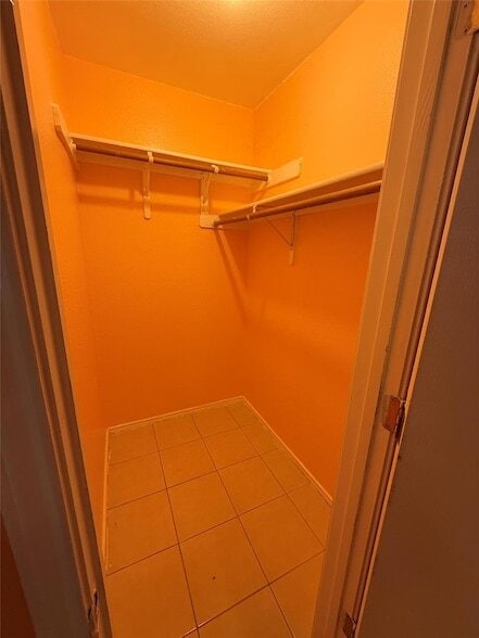 Building Photo - 5005 Daymon Ct