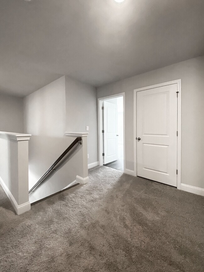 Building Photo - 6015 Forest Dell Ct